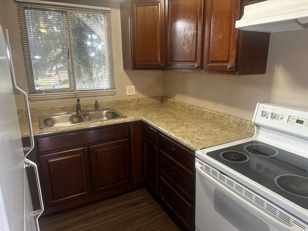 1160 Akron St #1160 - Photo 2 of 9