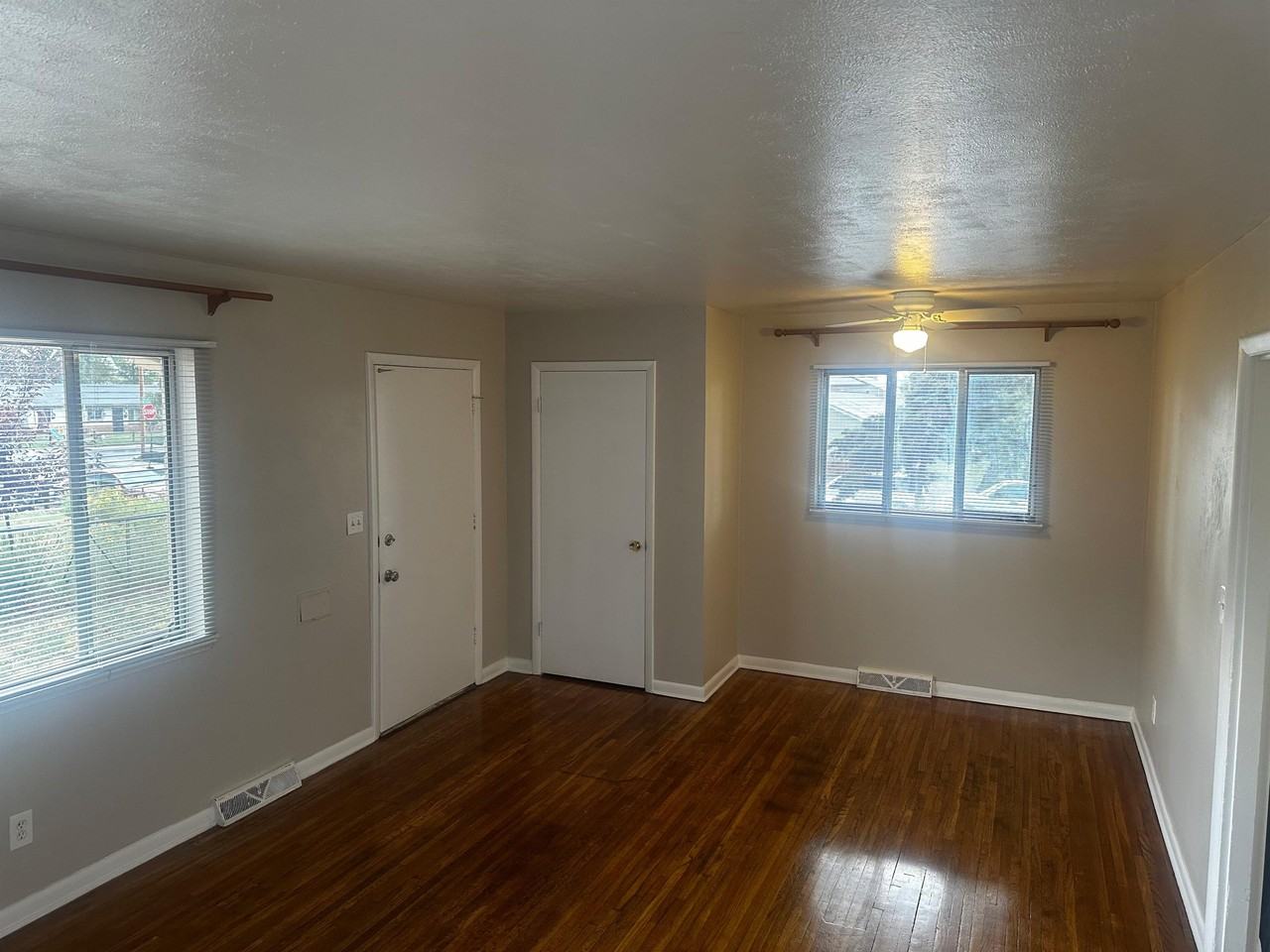 1160 Akron St #1160 - Photo 3 of 9