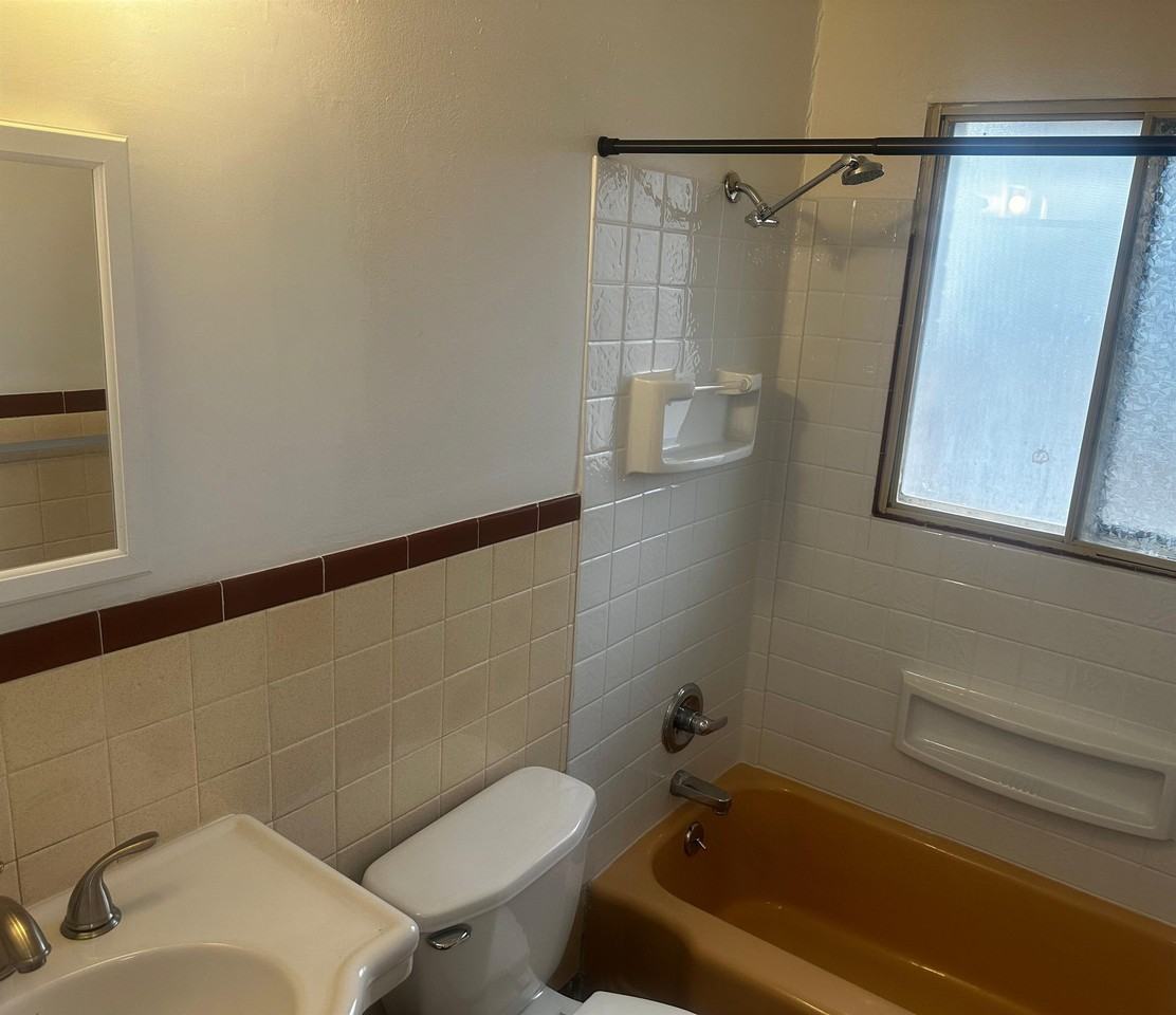 1160 Akron St #1160 - Photo 5 of 9