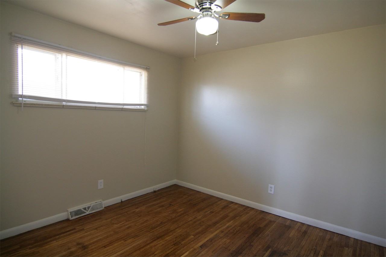 1160 Akron St #1160 - Photo 6 of 9