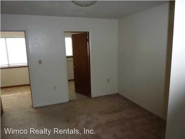 140 Alder Ave Se - Photo 2 of 5