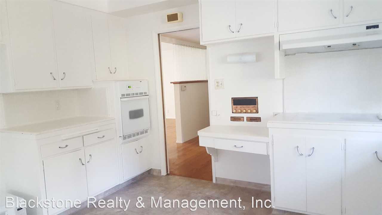 2907 E Chevy Chase Dr - Photo 3 of 28