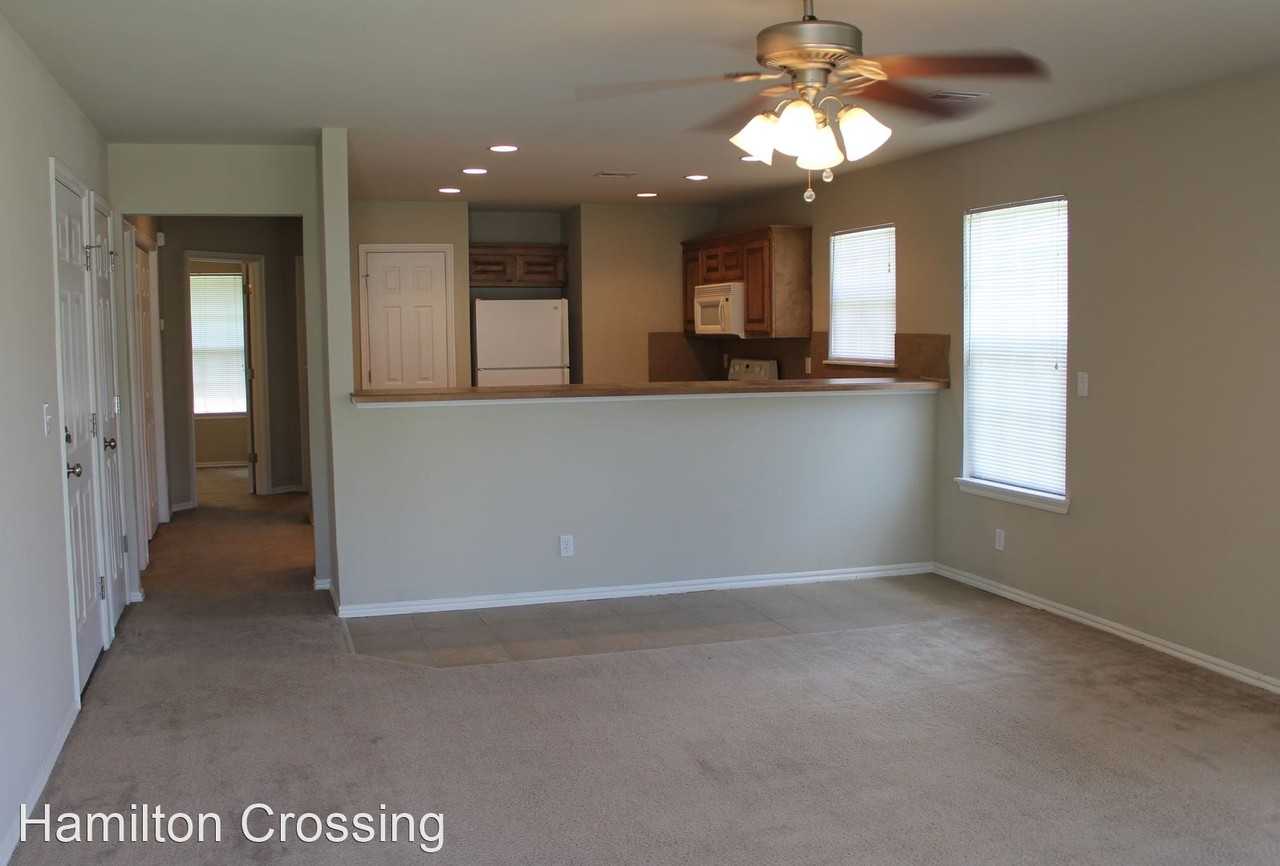 947/949 Pebble Brook - Photo 2 of 10