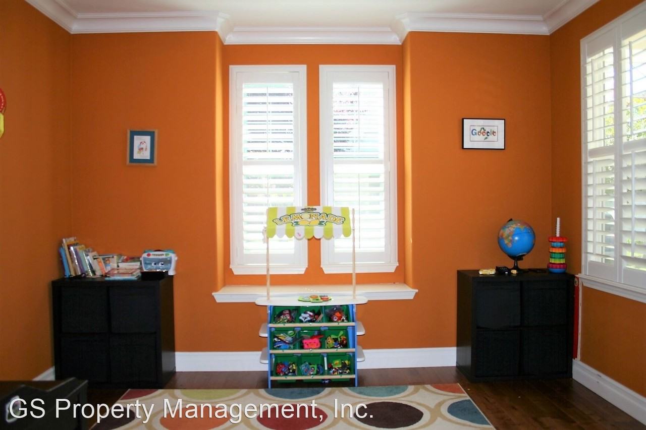 1566 Riorden Ter - Photo 2 of 19