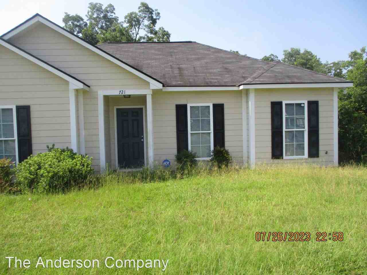 721 Pineview Ln Ne - Photo 2 of 5