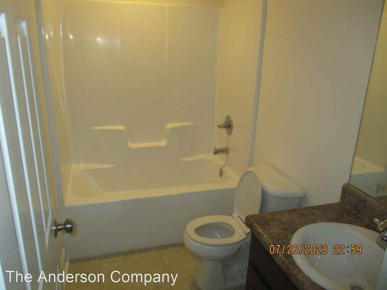 721 Pineview Ln Ne - Photo 3 of 5