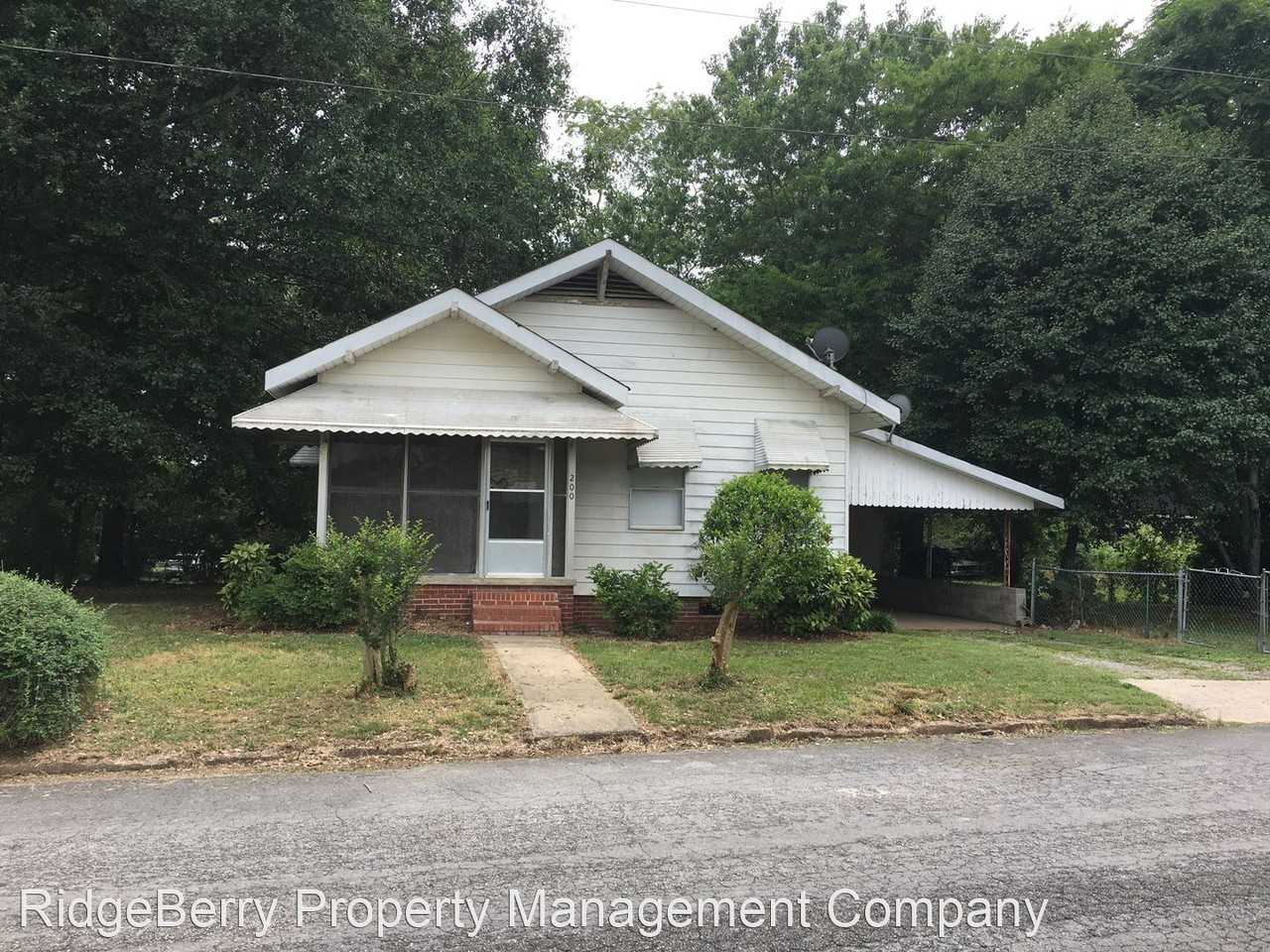 200 200 3rd - Shannon St - Photo 2 of 16