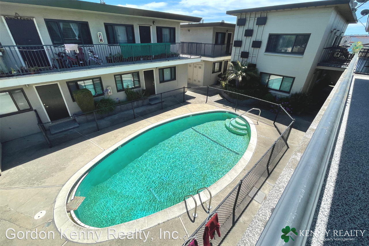 824 / 828 El Camino 823 / 831 Hensley - Photo 3 of 7