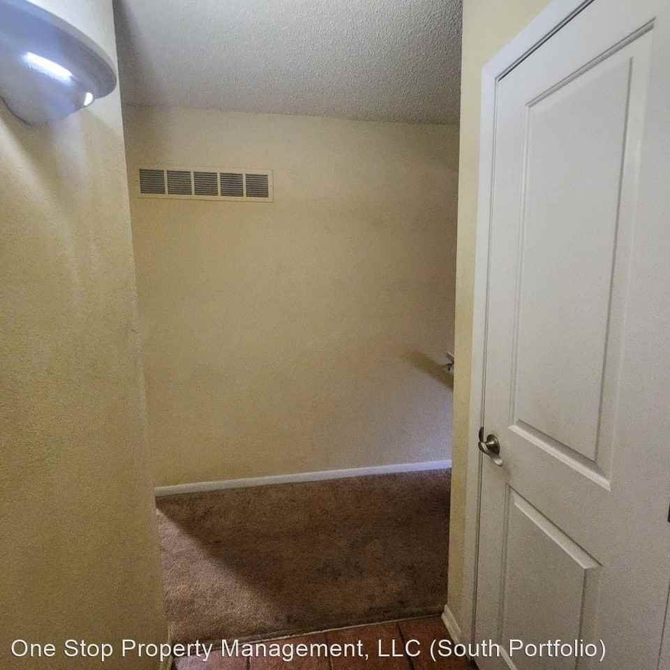1716 E 97th St #A - Photo 3 of 38