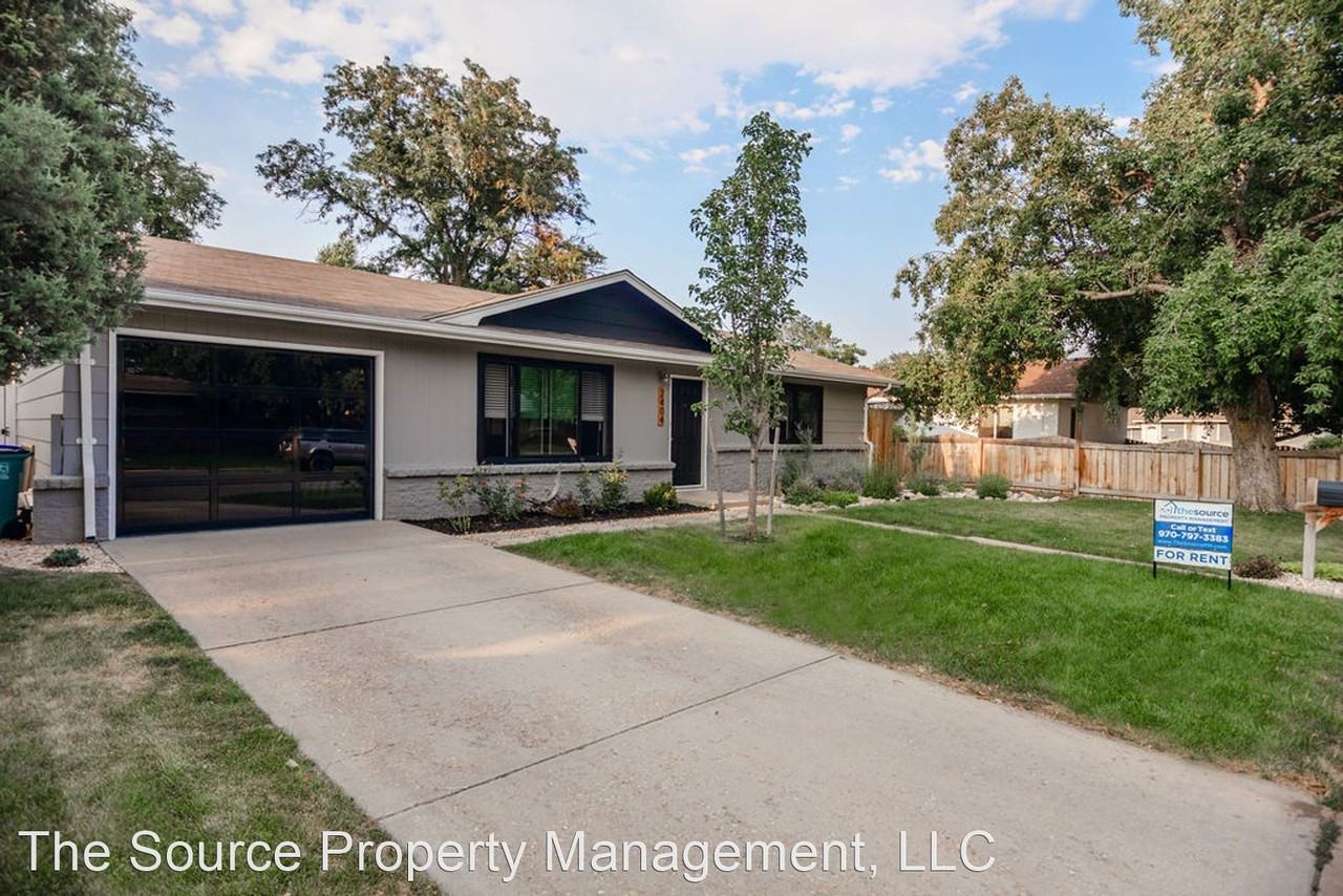 2404 Poplar Dr - Photo 3 of 24