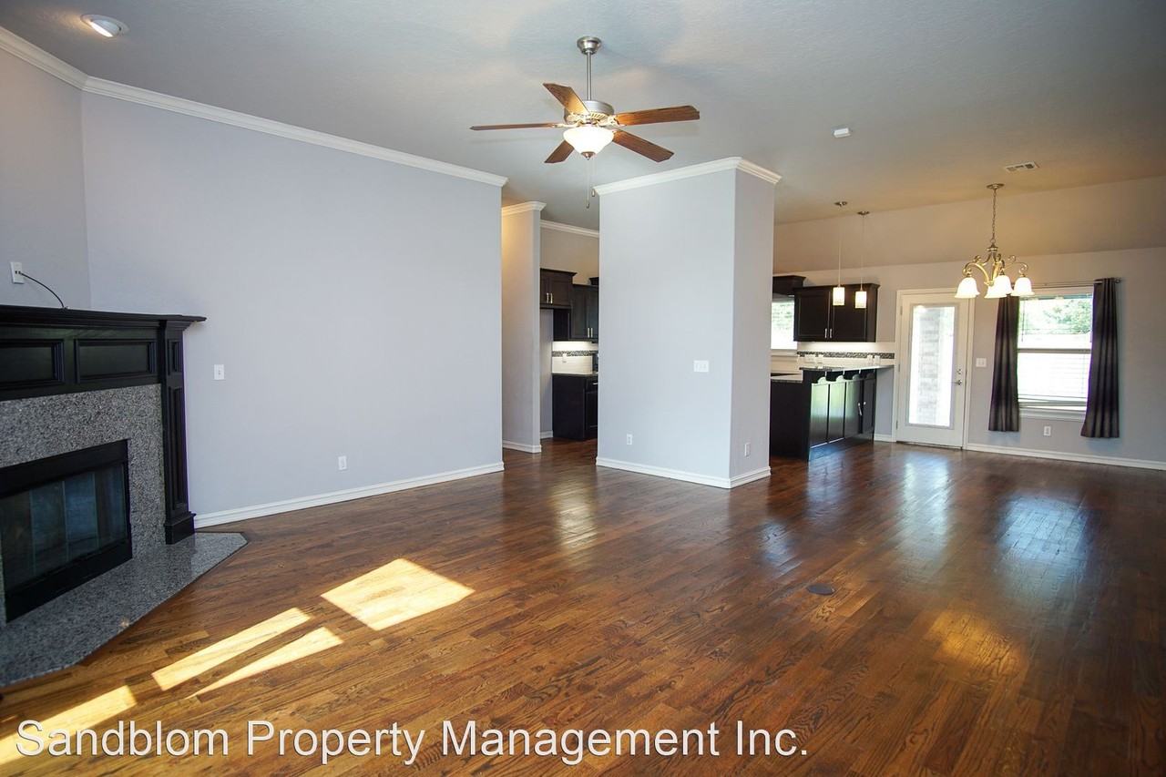 11013 Augusta Dr - Photo 3 of 24