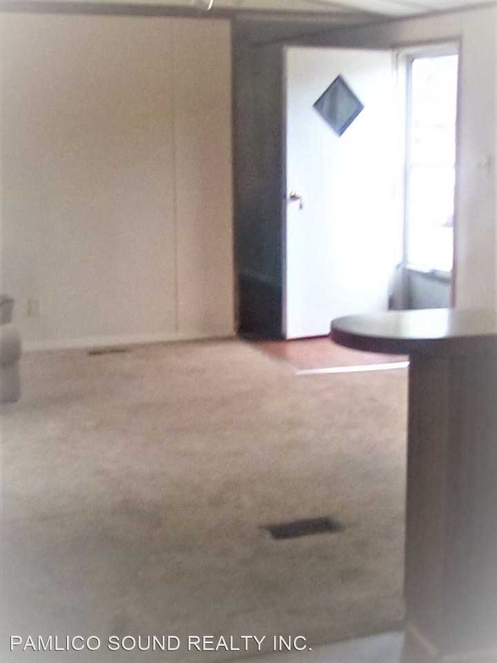 48 Robin Rd - Photo 2 of 11