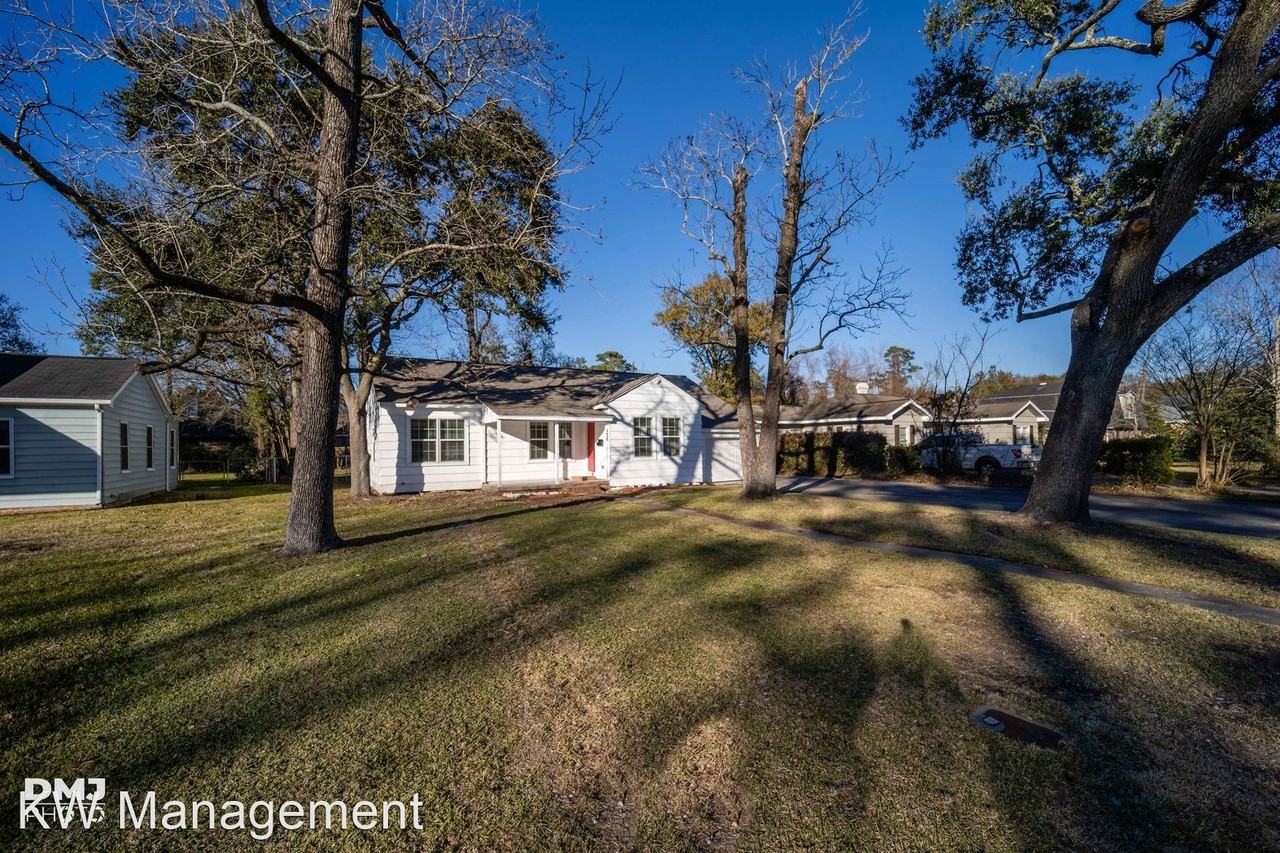 2630 Ashley St - Photo 2 of 24