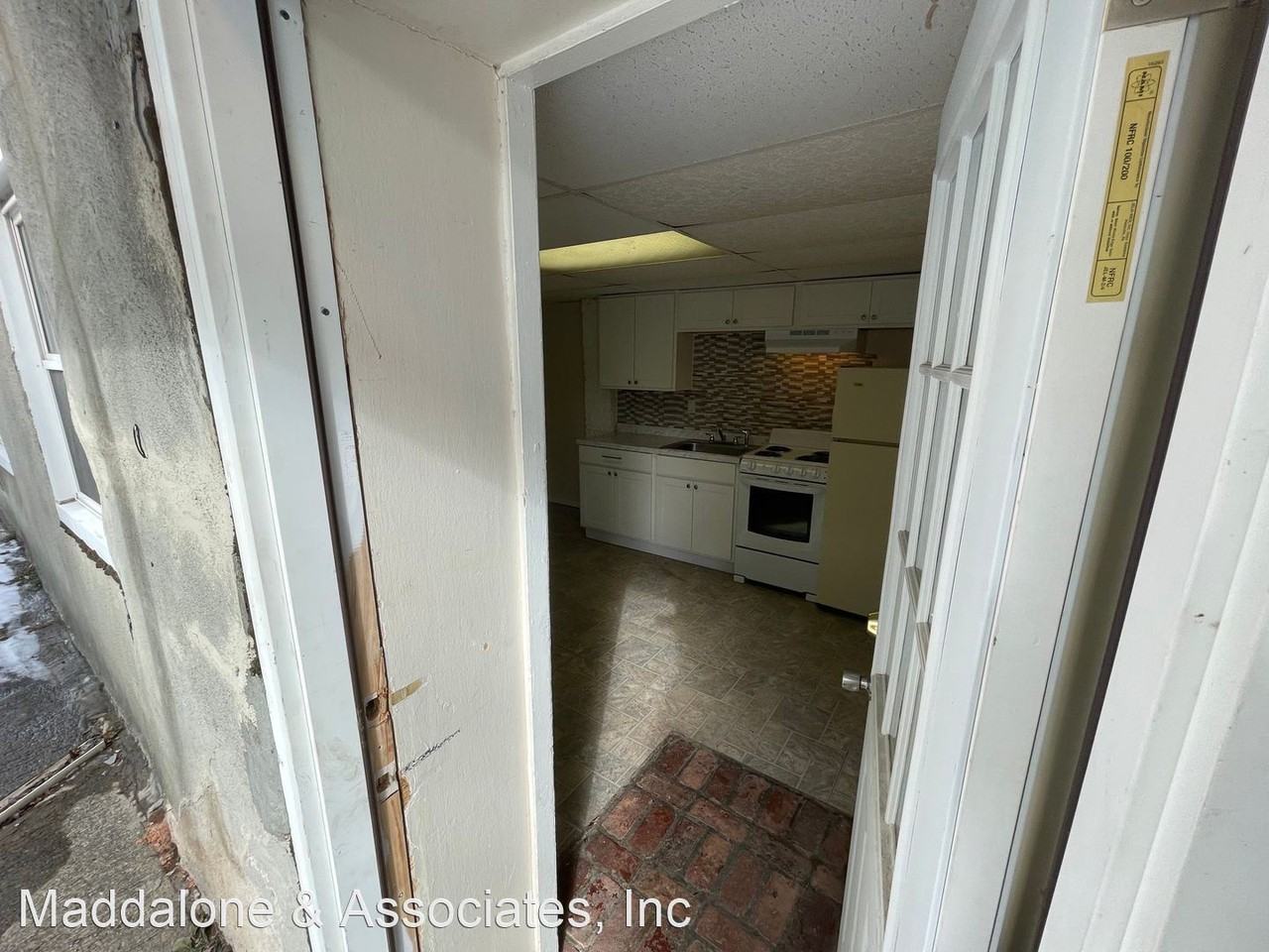 718 East Street - Photo 2 of 9
