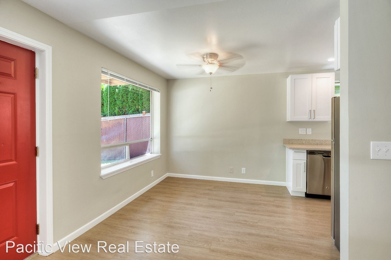 15532 27th Ave NE - Photo 3 of 19