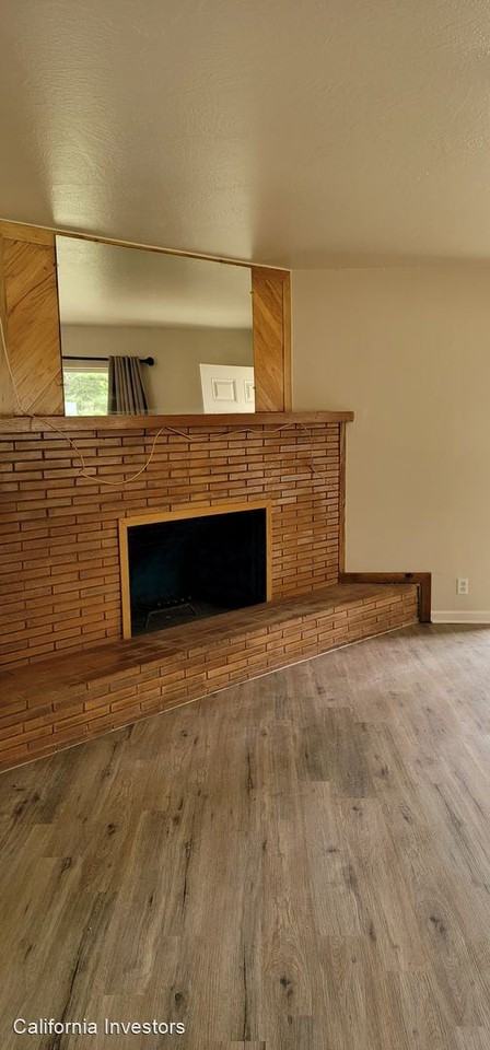 3083 Caldwell Dr - Photo 2 of 7