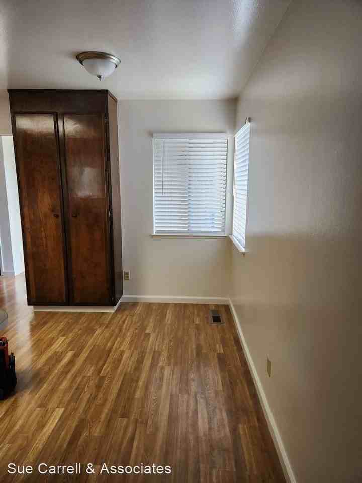 1064 Mcconnell Ave - Photo 3 of 13