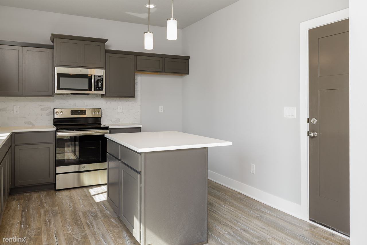 1904 Ne Heritage Dr - Photo 2 of 22