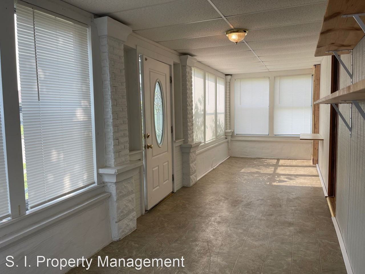 1311 N State St - Photo 3 of 14