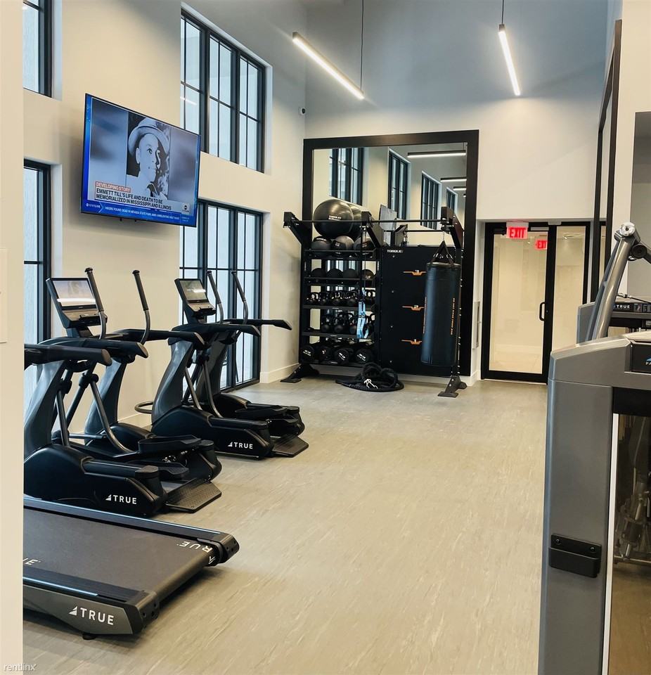 8021 Peters Rd - Photo 2 of 10