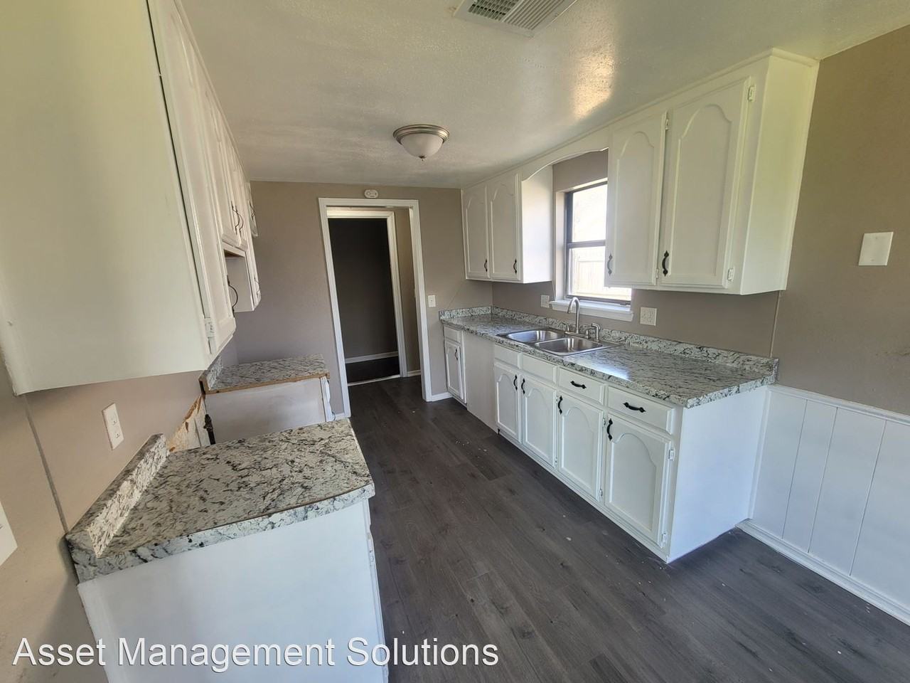 1109 Sw 101st St - Photo 3 of 46