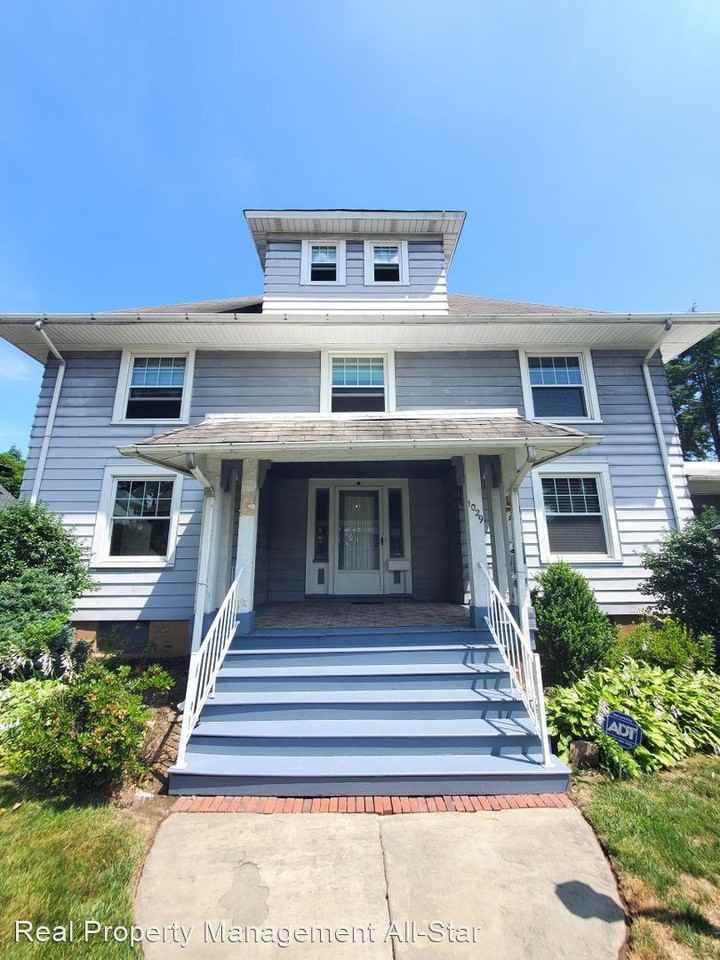1029 Pierpont St - Photo 2 of 39