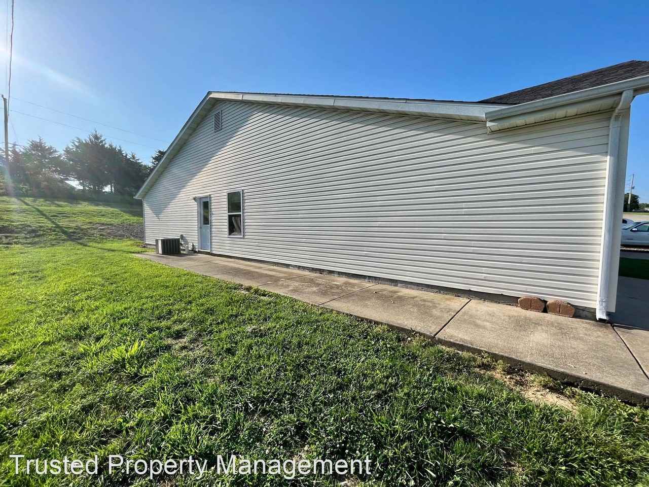 103, 105 Wiese Parkway Apartments in Bourbon, MO 65441 Zumper