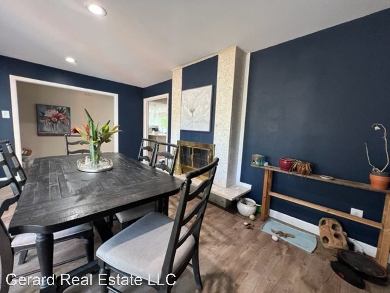 2049 Robin Rd - Photo 2 of 21