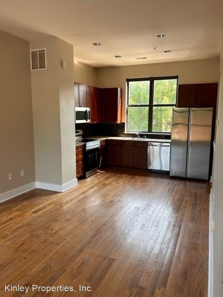 949 E 7th St - Photo 3 of 14