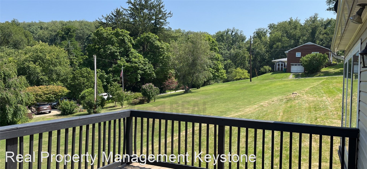 338 Locust St - Photo 2 of 33