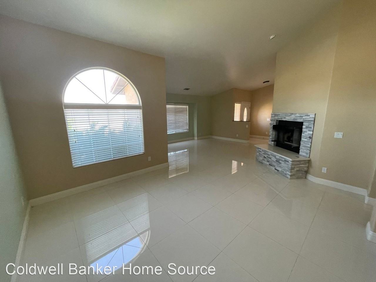 13575 Jenny St - Photo 2 of 50