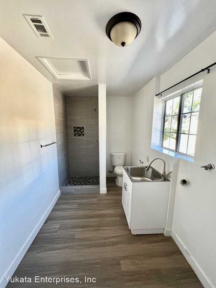 4952 Hedrick Ave - Photo 3 of 13