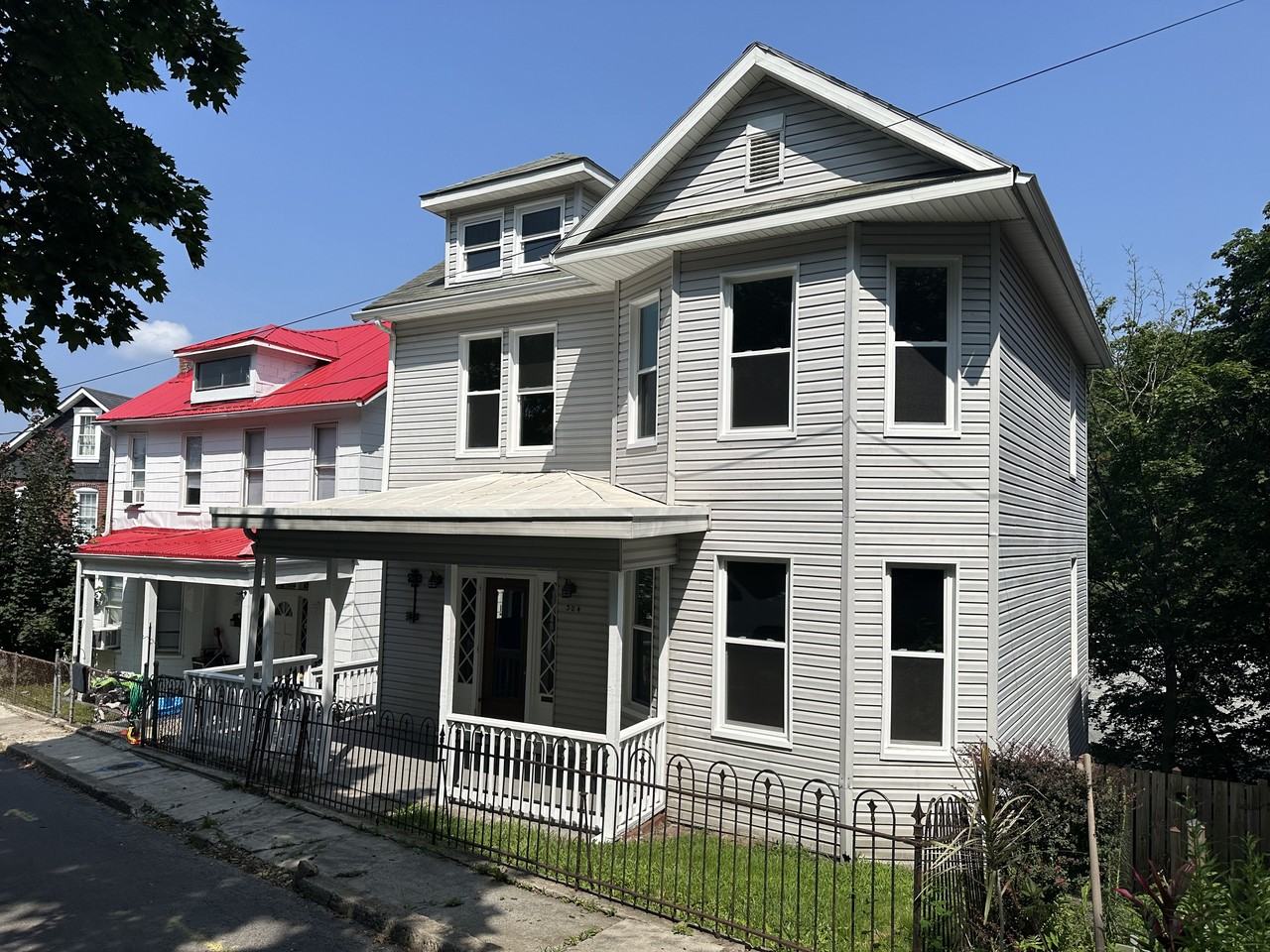 304 N Waverly Ter - Photo 2 of 14