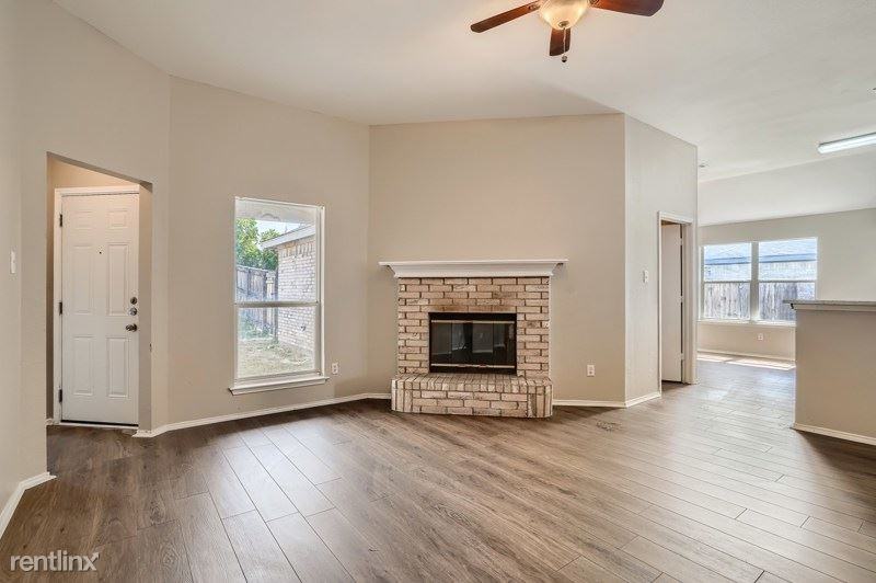 1749 Cansler Ln - Photo 3 of 18