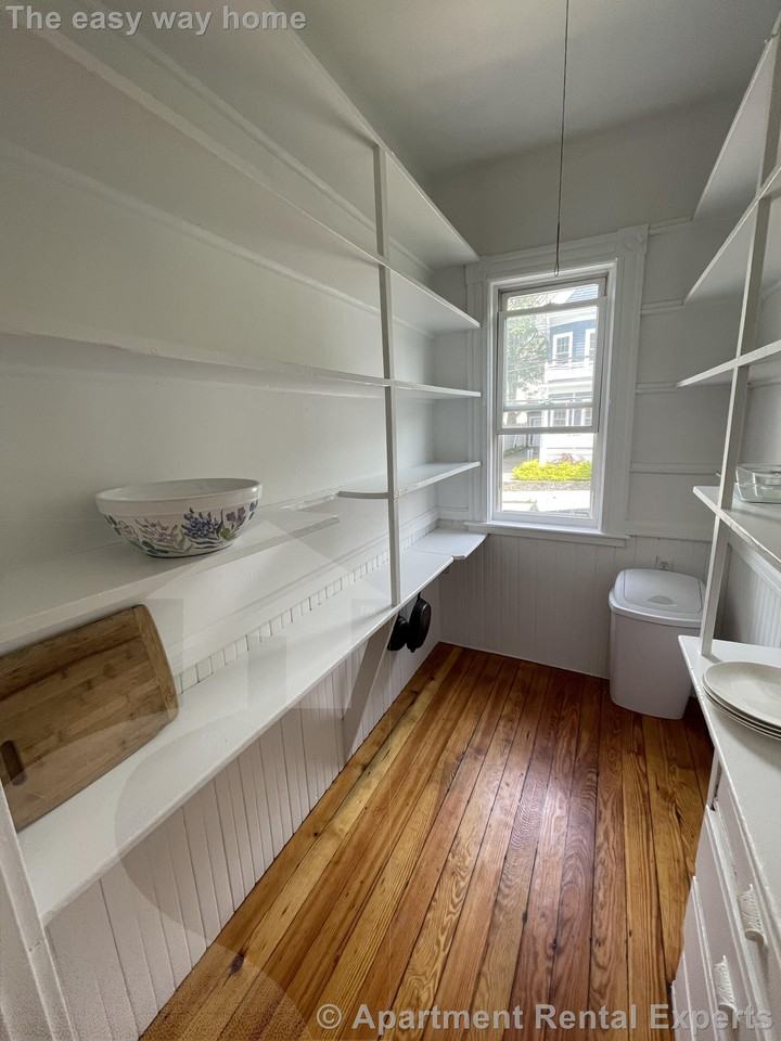 1 Windsor Rd #1 - Photo 7 of 10