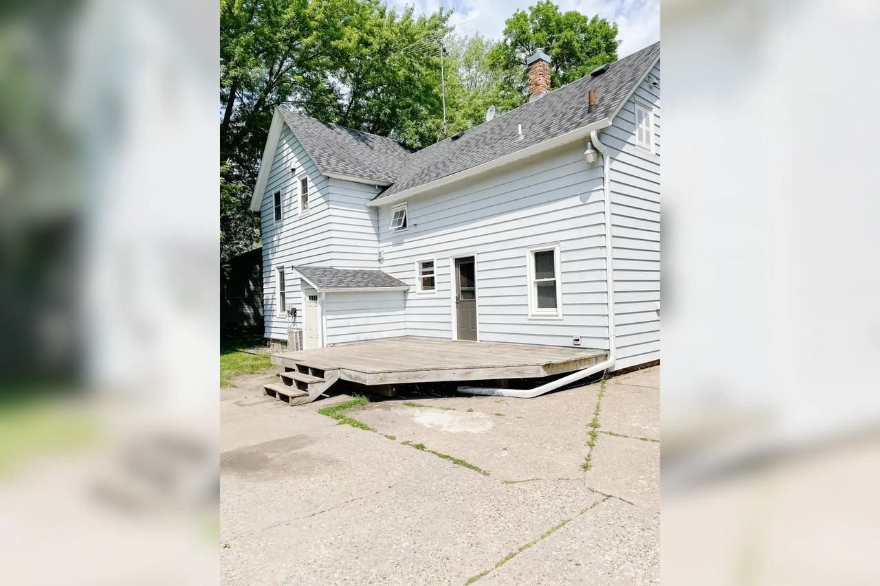 420 N 4th St - Photo 3 of 14