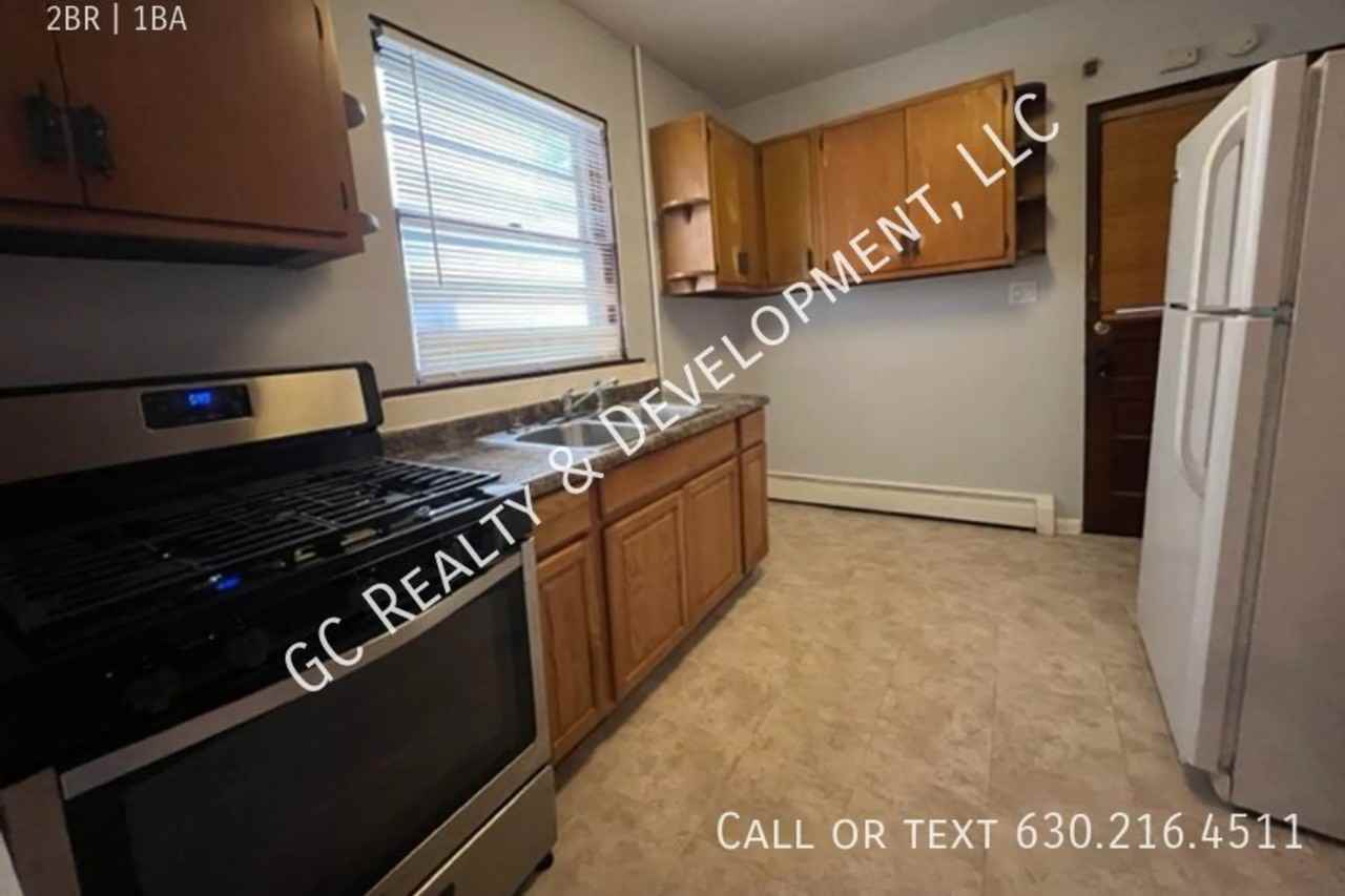 532 South St Apt 1 - Photo 2 of 16