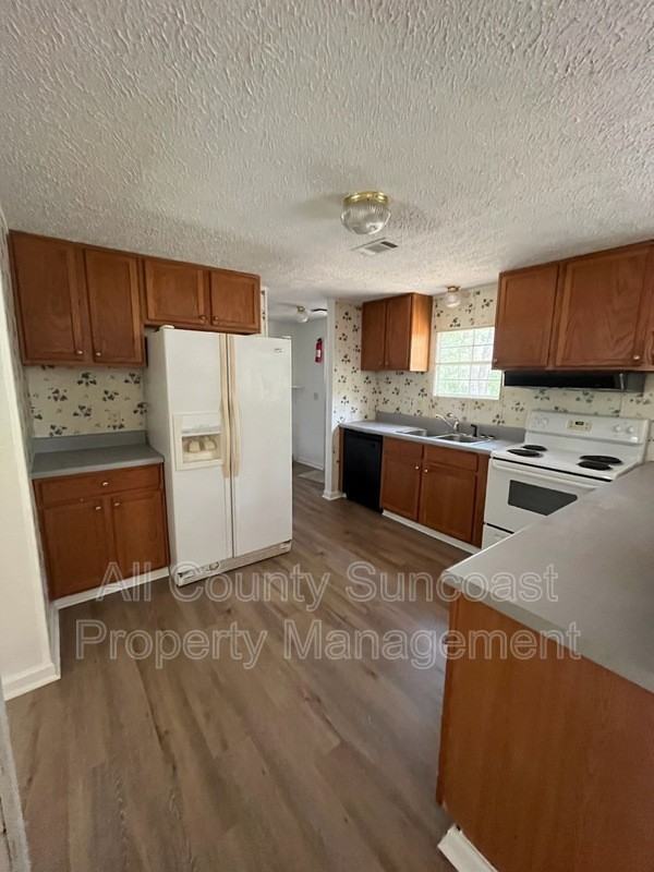 90 E 10th Way - Photo 2 of 14