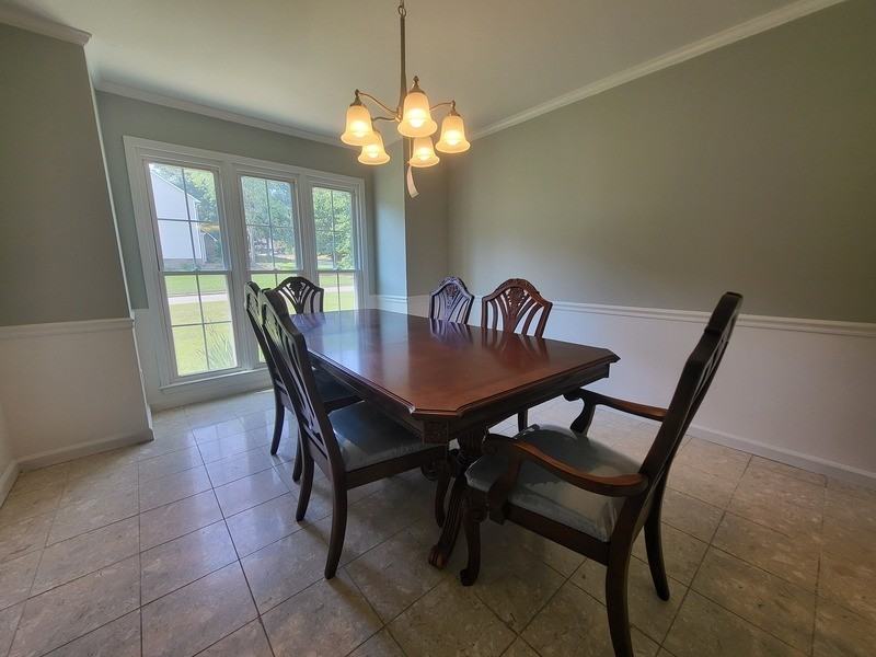417 Vincent Ct - Photo 3 of 27