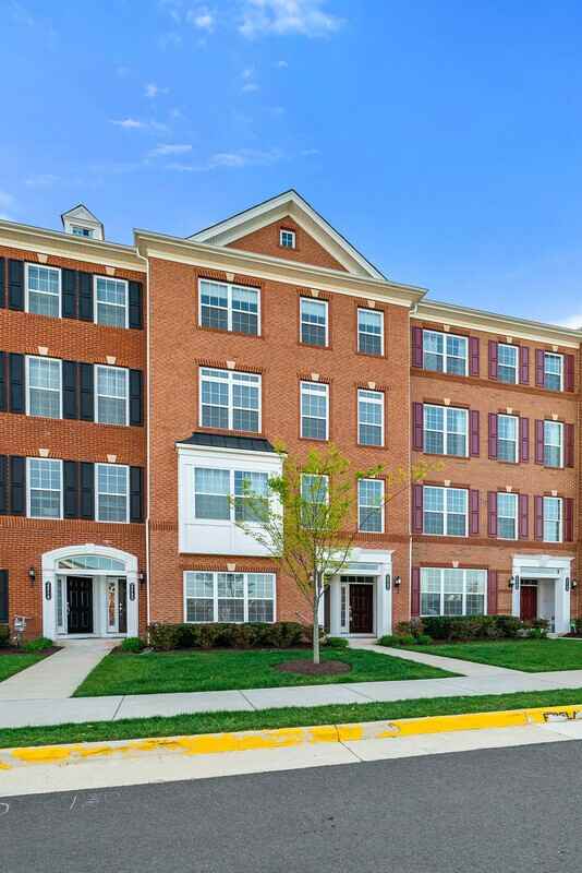 23784 Hopewell Manor Ter - Photo 2 of 42