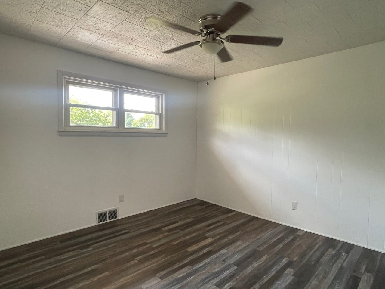 668 Turnpike Rd - Photo 3 of 17