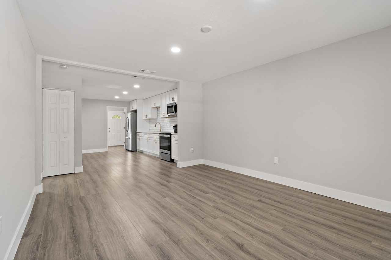 3810 S Randall St #B - Photo 5 of 46