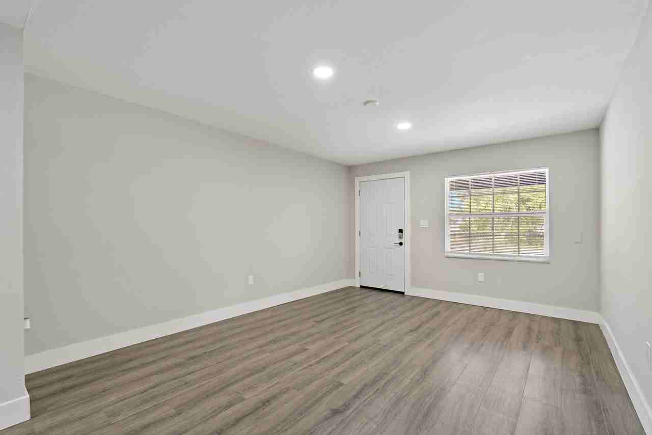 3810 S Randall St #B - Photo 6 of 46