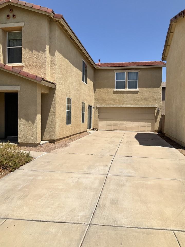 4217 E Babbling Brook Dr - Photo 2 of 30