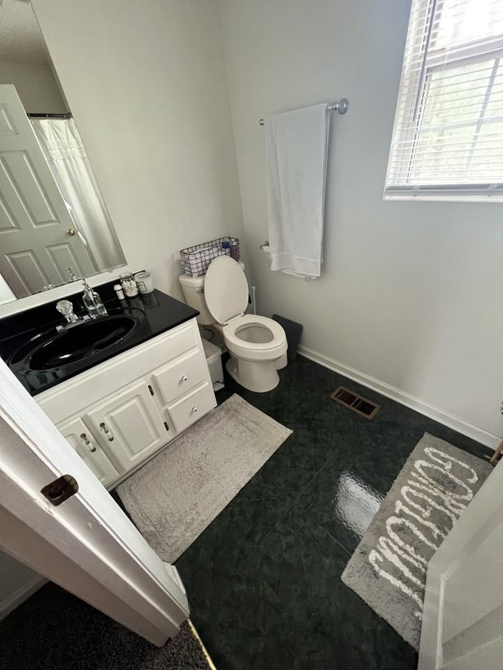 2223 S Greenwood Dr Apartments in Johnson City, TN 37604 Zumper