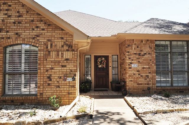 319 Inverness Dr - Photo 3 of 23