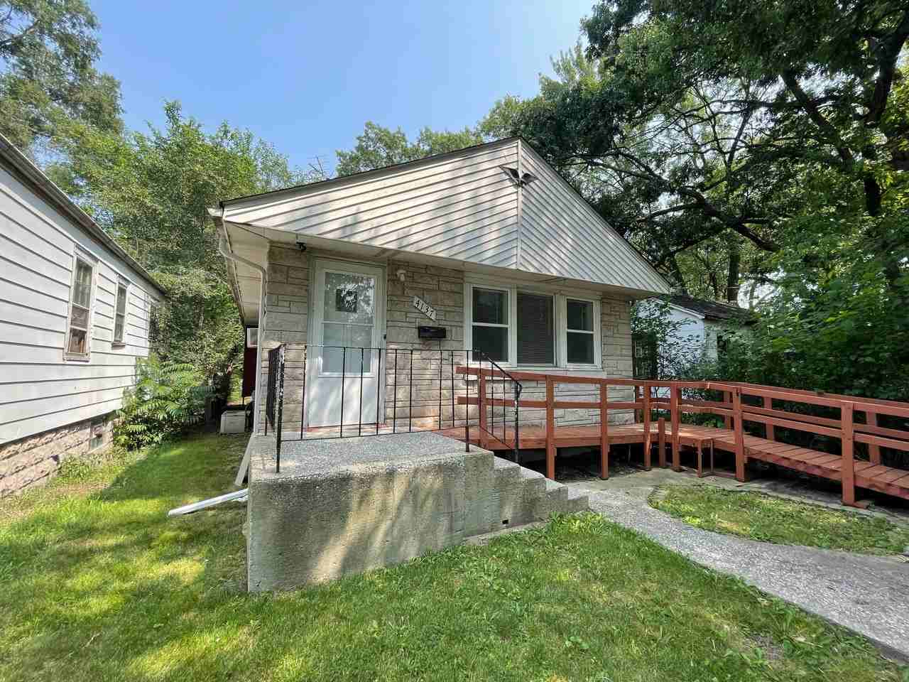 4137 Grant St - Photo 2 of 13