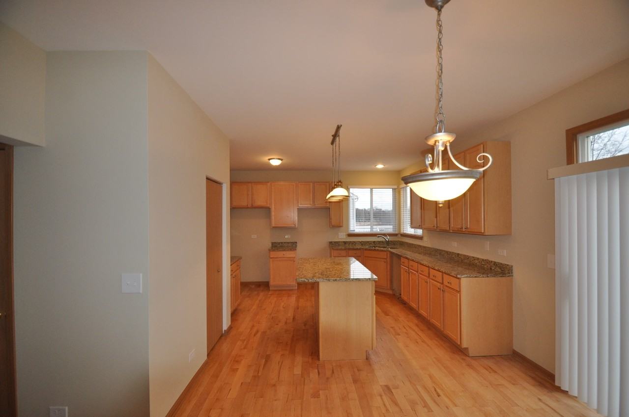 4359 Thornwood Ave - Photo 3 of 8