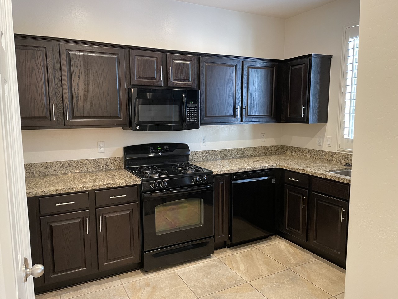 17460 N 92nd Gln - Photo 7 of 30