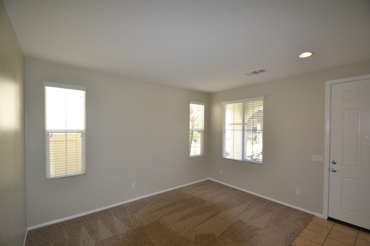 31826 Domenoe Way - Photo 2 of 7